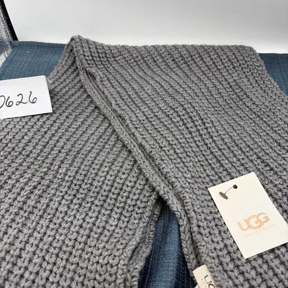Ugg Gray Knit Winter Scarf Fringed With Accent Buttons New with Tags